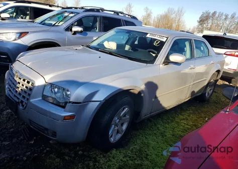 2007 Chrysler 300 Touring z USA, uszkodzony, nr VIN 2C3KA53G67H853931